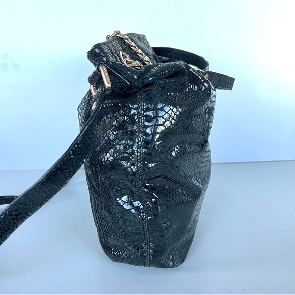 ♦️SOLD♦️MICHAEL KORS Jet Black Snake Python Embossed Patent Leather Shoulder Bag - Picture 7 of 15